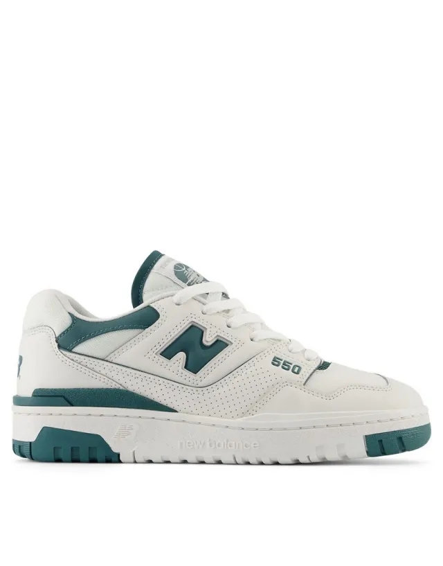 New Balance bb550 trainers in white & green