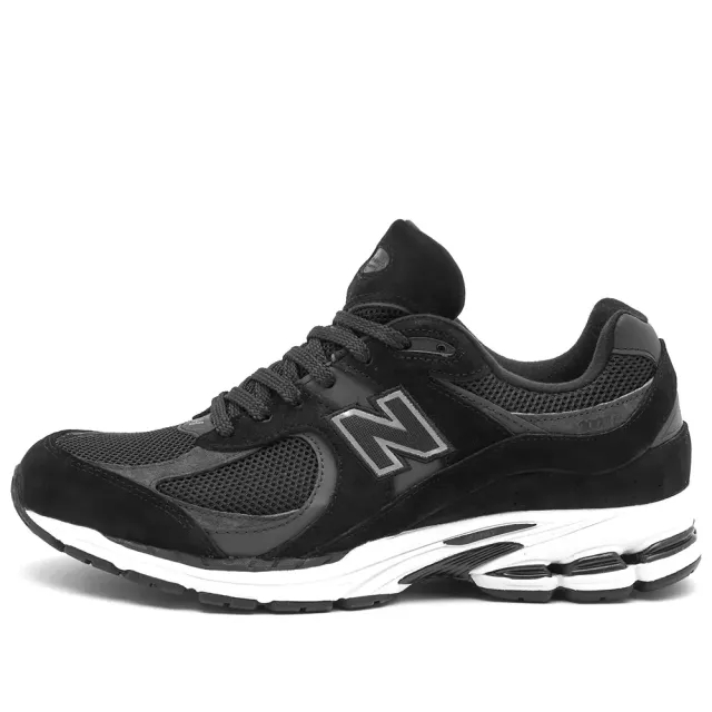 New Balance M2002 Trainers