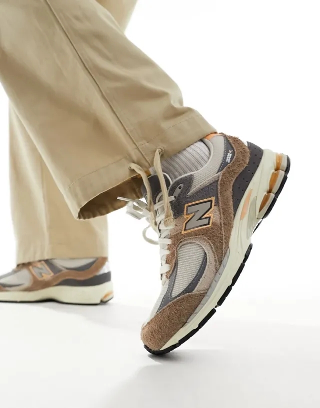 New Balance 2002R Trainer - Brown - Size 11 - Tan