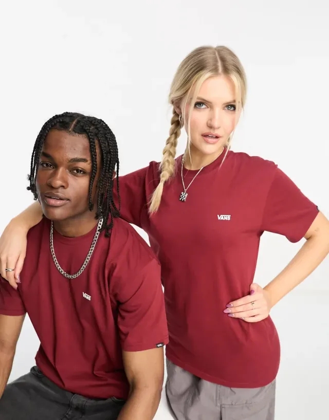 Vans  MN LEFT CHEST LOGO TEE  men's T shirt in Red