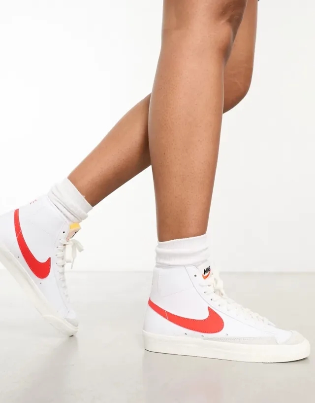 Nike Blazer Mid 77 Trainers In White And Red
