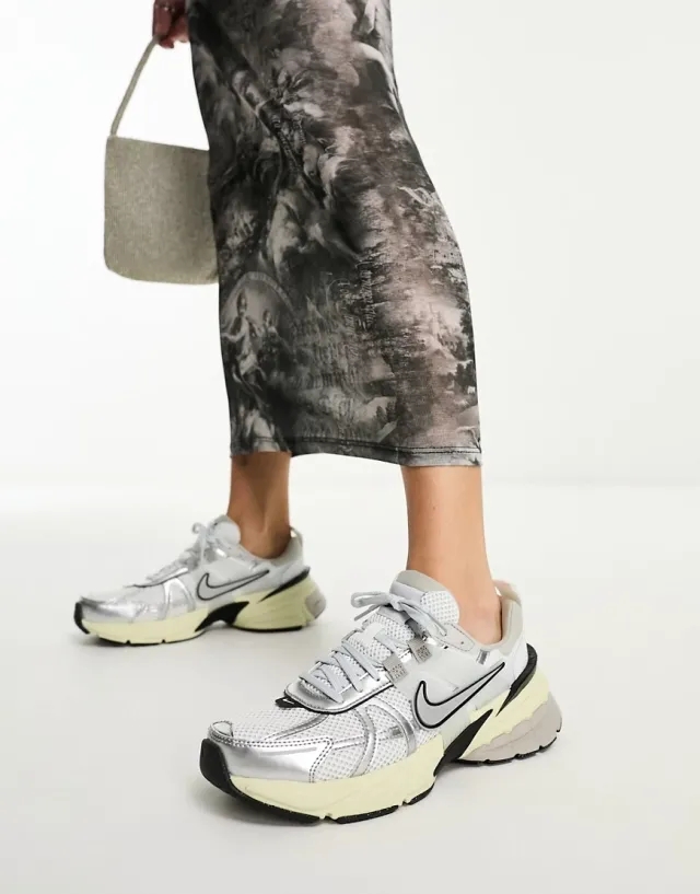 Nike V2K Run - White, White