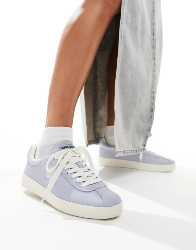Lacoste baseshot trainers in white & blue