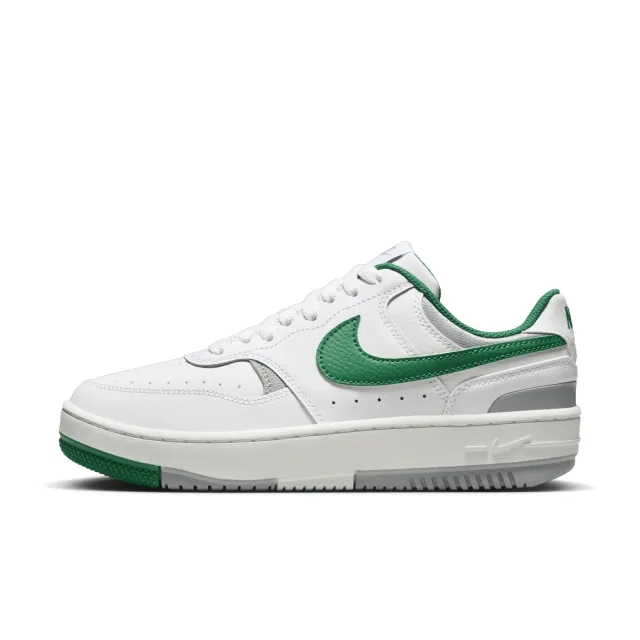 Nike gamma force trainers in white & green