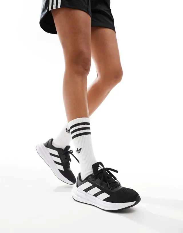 Adidas Running Questar 3 Trainers In Black