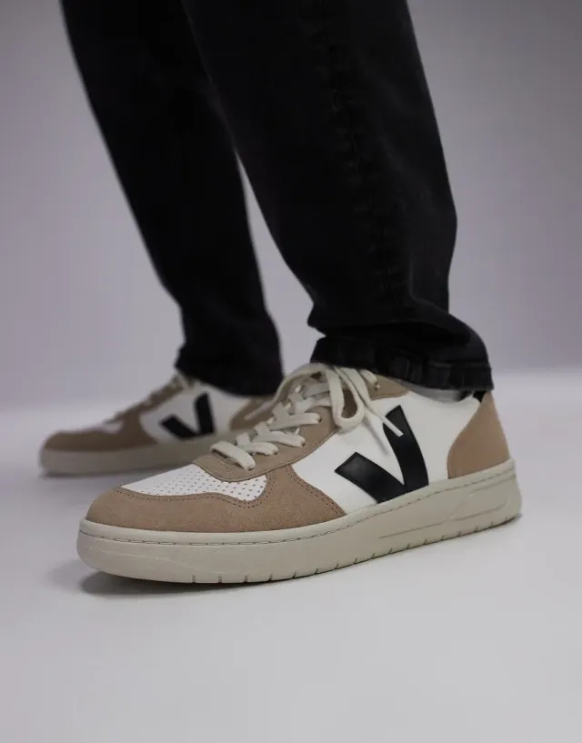 Veja V-10 Trainer In Extra White Black Sahara Chromefree Leather