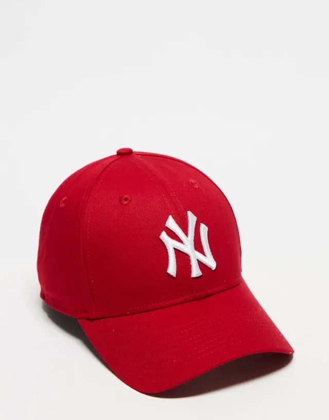 New Era New York Yankees 9Forty League Essentials Cap Men Caps Red