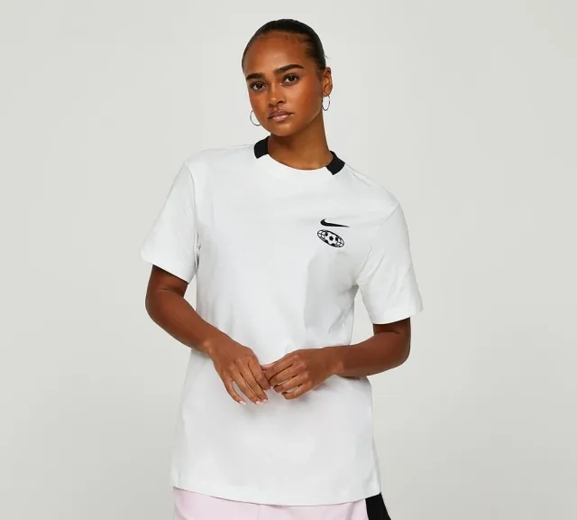 Nike Womens Trend Boyfriend T-Shirt - White - Size M - White