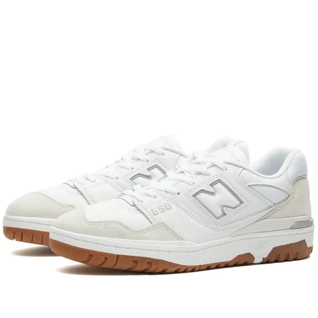 New Balance 550 Trainers In White With Gum Sole