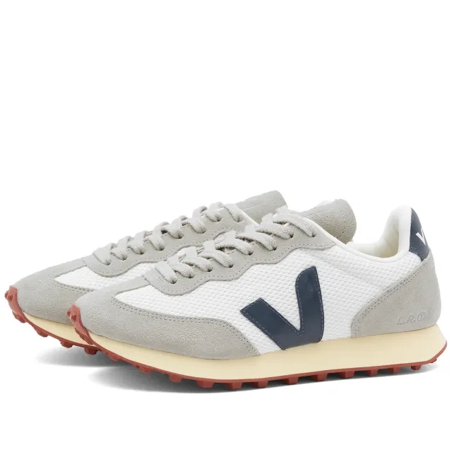 Veja  RIO BRANCO  women's Shoes (Trainers) in White