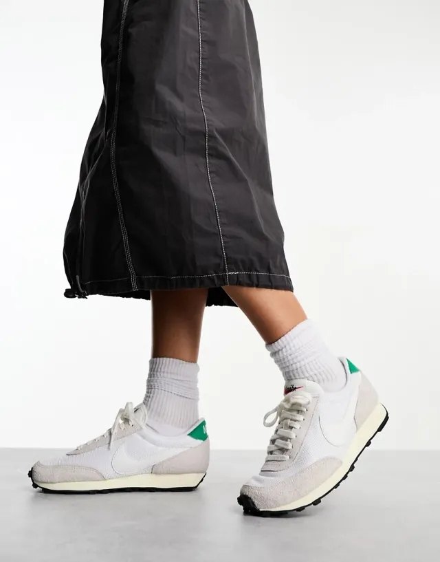 Nike Womens Dbreak VNTG Trainers White