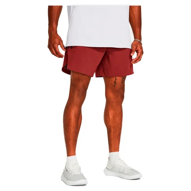 Under Armour Peak Woven Shorts  - Red