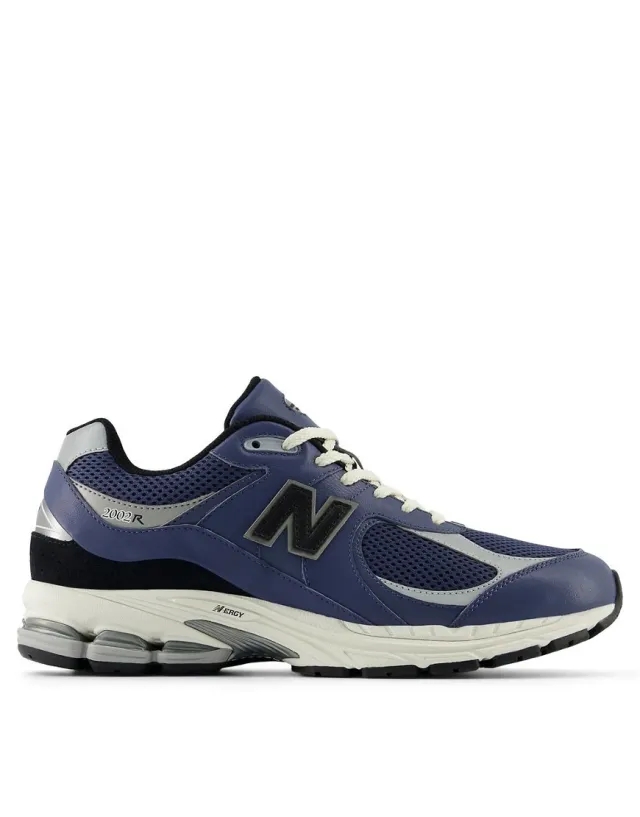 New Balance 2002R Trainers In Blue