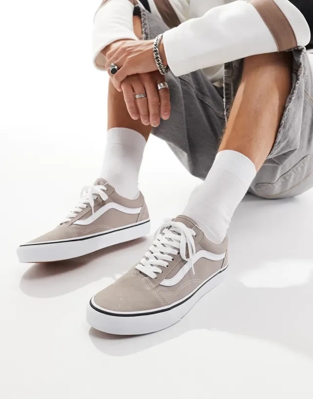 Vans  Old Skool  men's Shoes (Trainers) in Beige