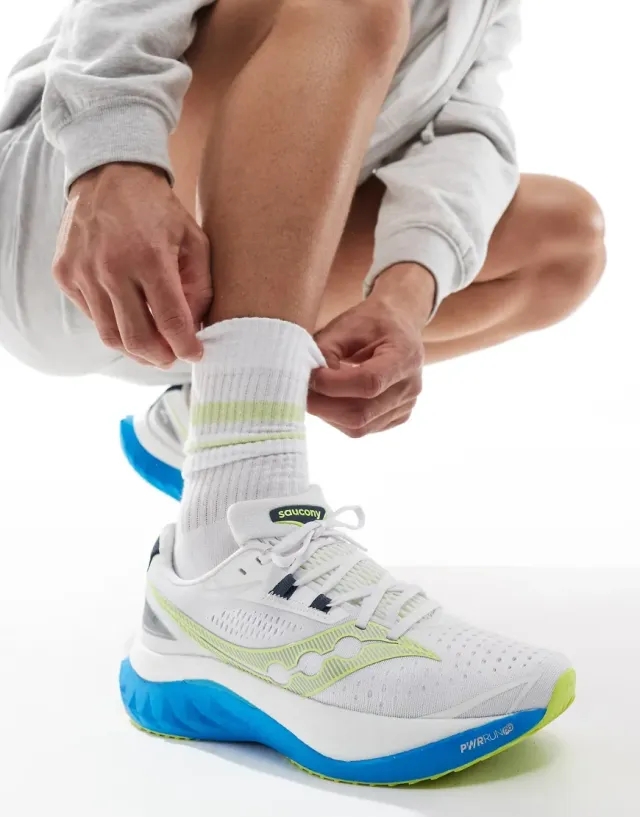 Saucony - Endorphin Speed 4 in White