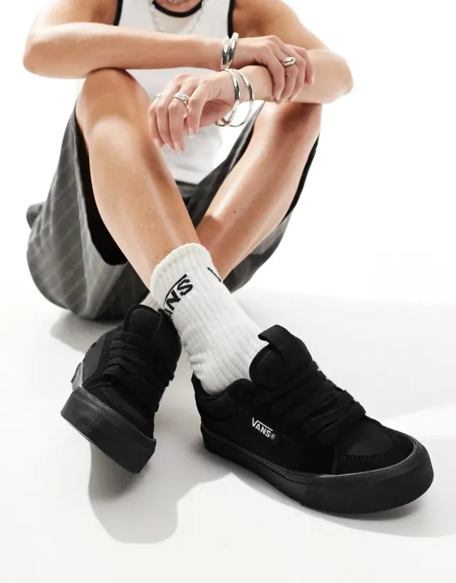 Vans Chukka Push Chunky Trainers In Triple Black
