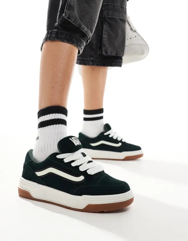 Vans  Hylane  men's Shoes (Trainers) in Green