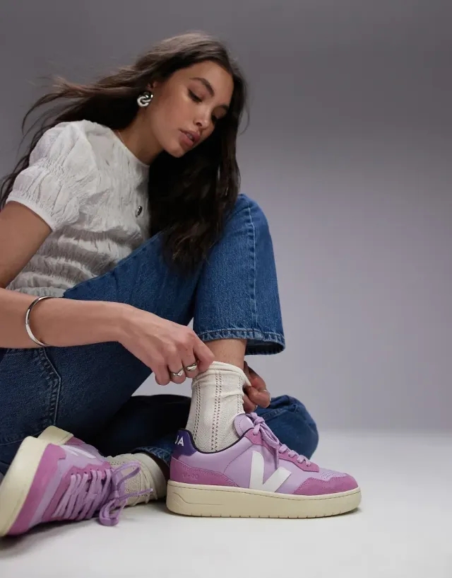 Veja V-90 Trainer In Pink