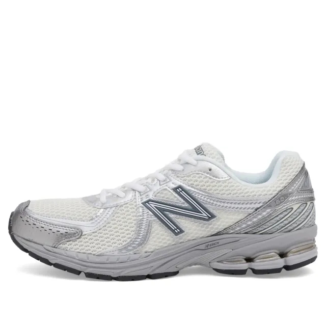 New Balance 860V2