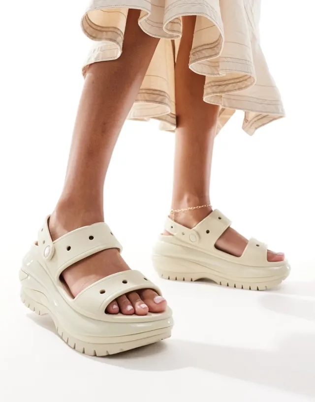 Crocs | Unisex | Mega Crush | Sandals | Bone | M12