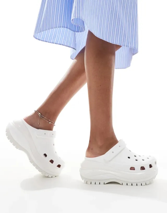 Crocs | Unisex | Mega Crush | Clogs | White | M12