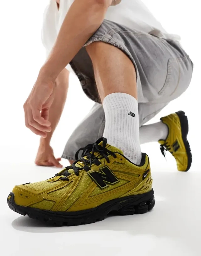 New Balance 1906 Sneakers In Tan With Black Details-Brown