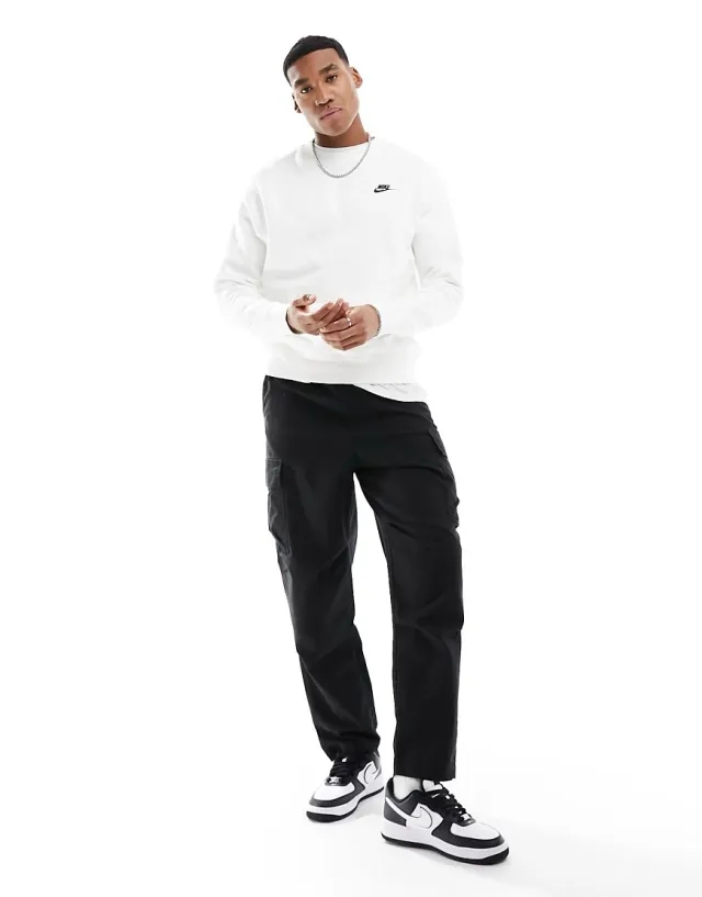 Nike Club Crew Sweatshirt In White