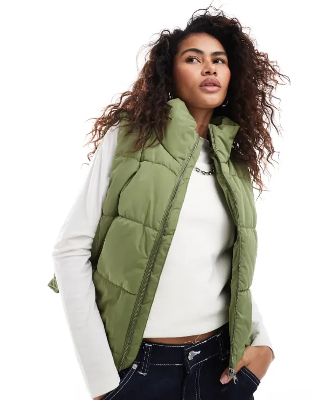 Vans Mte Foundry Puffed Gilet In Mid Green