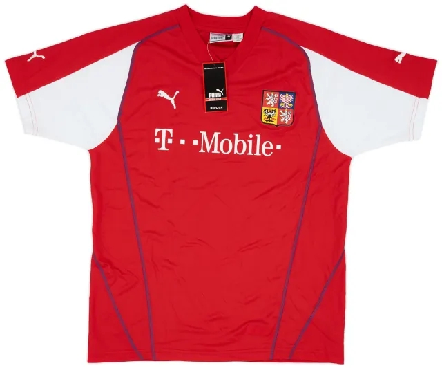 Puma 2004-05 Czech Republic Basic Home Shirt (XL)