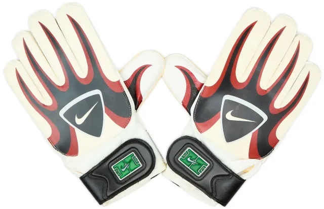 Nike Gripping Power Pro GK Gloves - 6/10