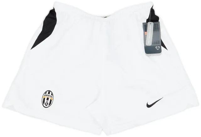 Nike 2004-05 Juventus Home Shorts (XL.Boys)