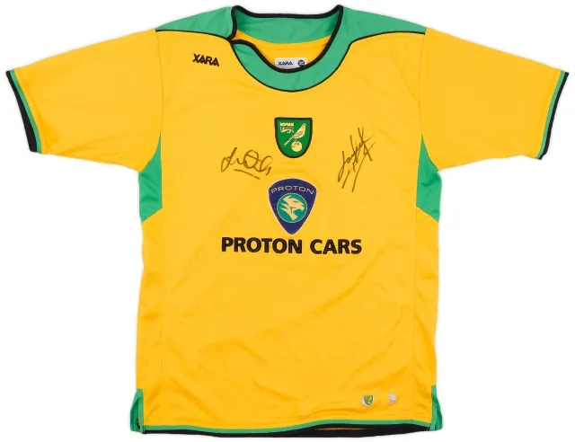 2005-06 Norwich Signed Home Shirt - 7/10 - (S)