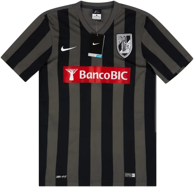 Nike 2015-16 Vitoria Guimaraes Away Shirt (S)