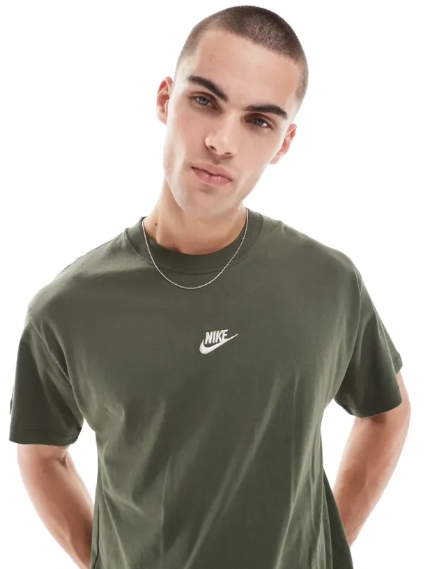 Nike Club T-Shirt In Khaki-Green