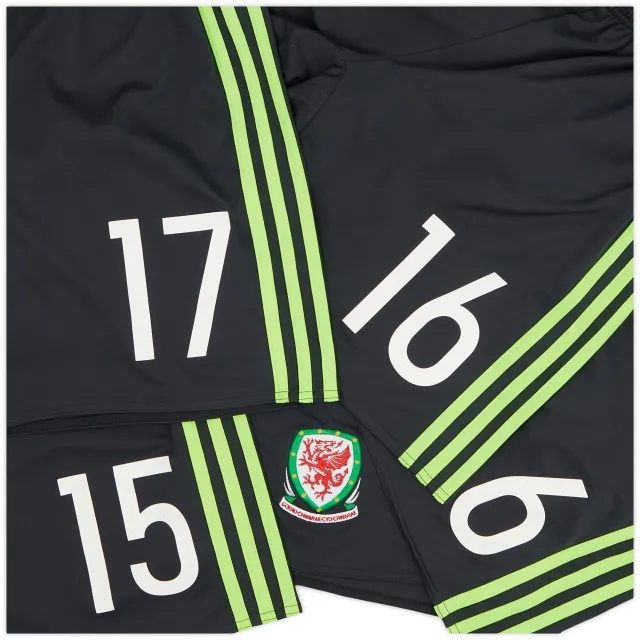 adidas 2016-17 Wales Player Issue Away Shorts - 7/10 - (S)