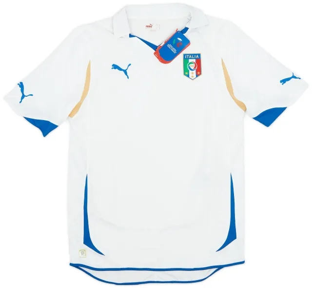 Puma 2010-12 Italy Away Shirt (M)