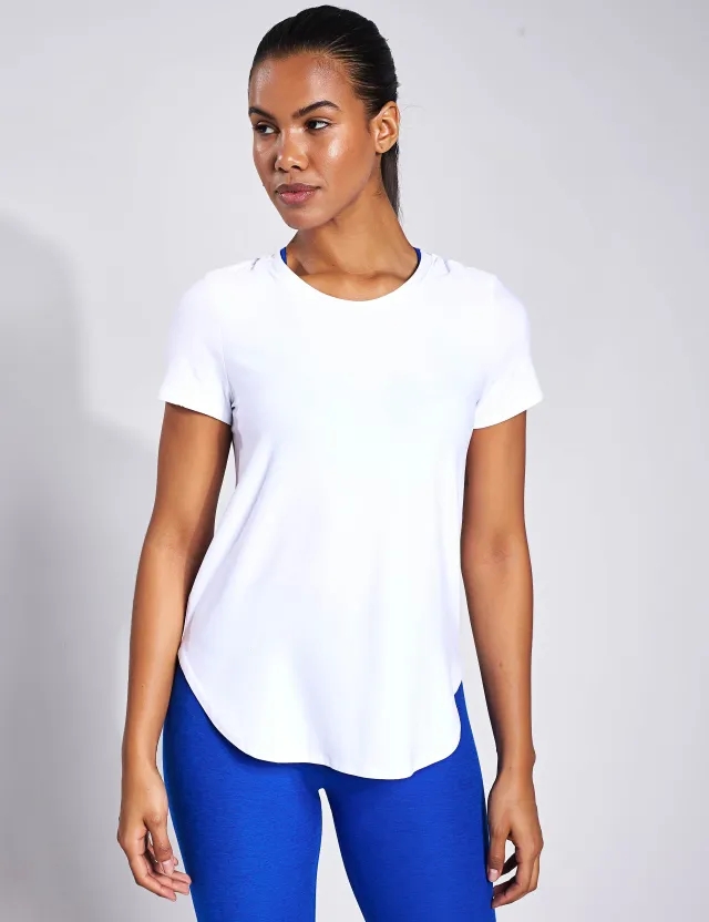 Nike Beyond Yoga Women's Featherweight On the Down Low Tee - Cloud White - M - Size: Medium