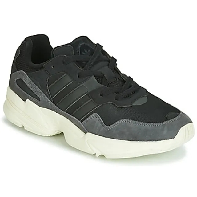 adidas  YUNG-96  men's Shoes (Trainers) in Black