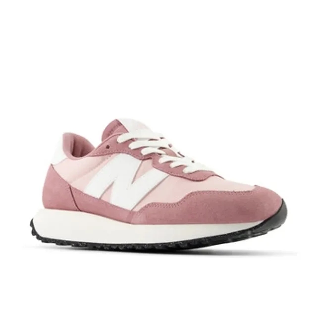 New Balance  -  women's Shoes (Trainers) in Pink
