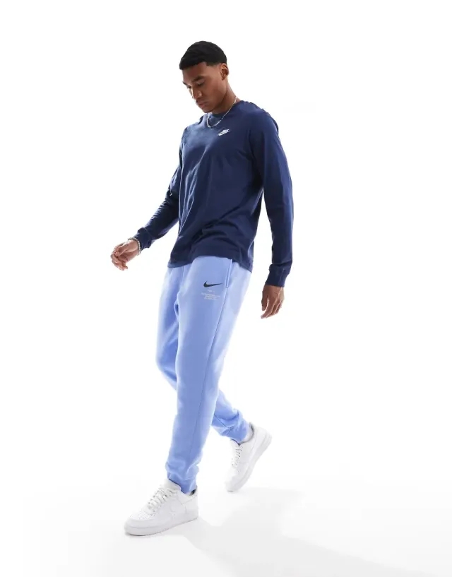 Nike Club Jogger In Light Blue