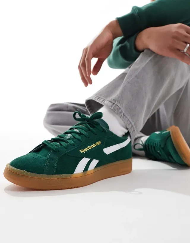 Reebok club c revenge trainers in white & black