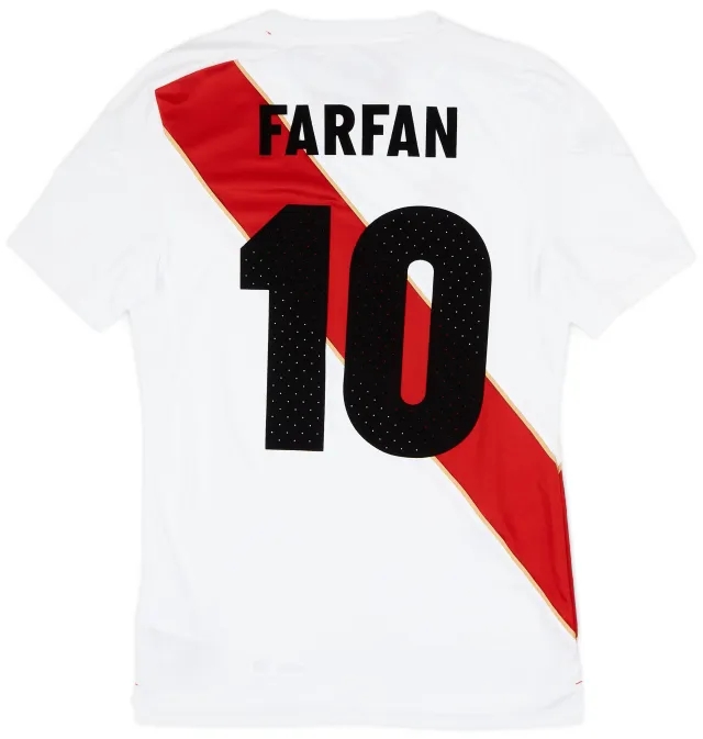 Umbro 2018 Peru Home Shirt Farfan #10 (S)
