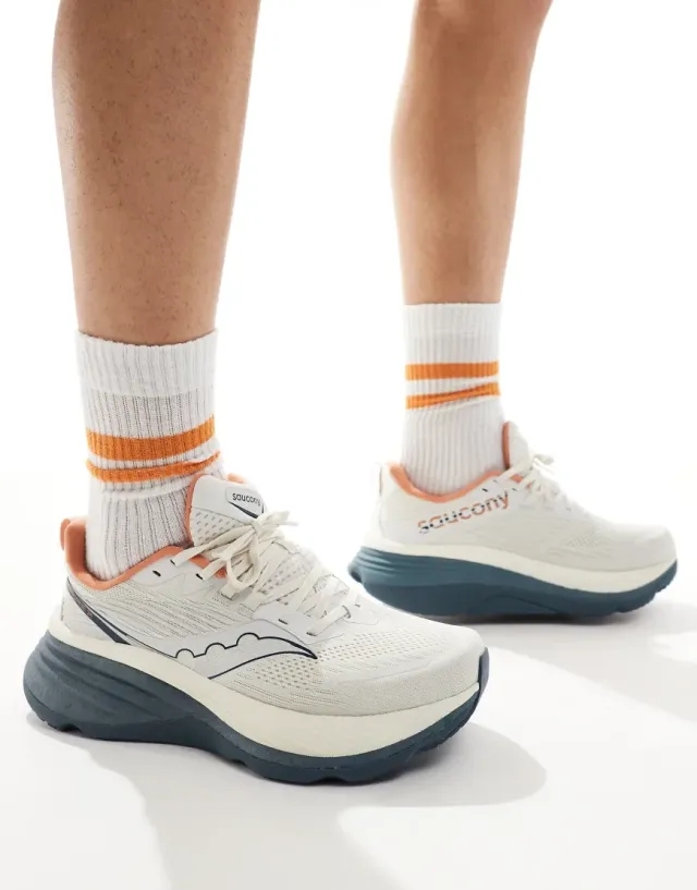Saucony Hurricane 24 Running Trainers In Vanilla And Dusk-Multi