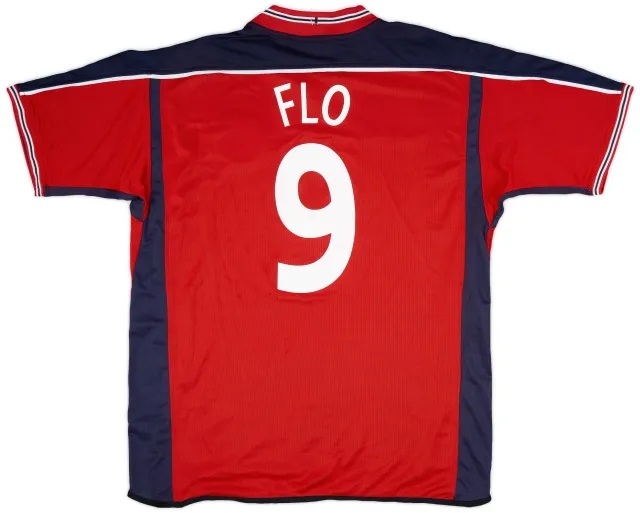 Umbro 2003-04 Norway Home Shirt Flo #9 (XL)