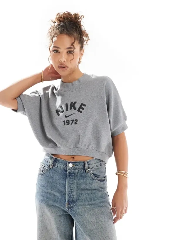 Nike Msc Fleece Cropped T-Shirt In Grey