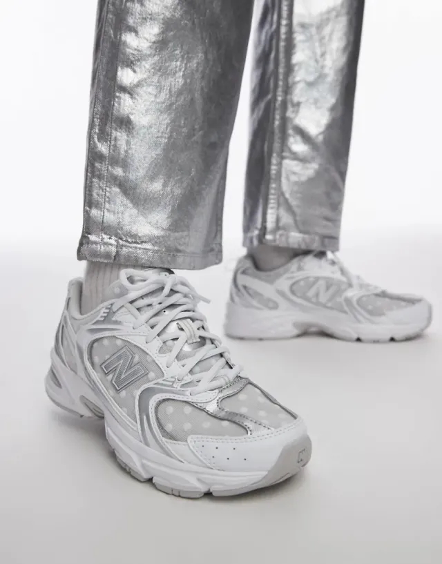 New Balance 530 Trainers