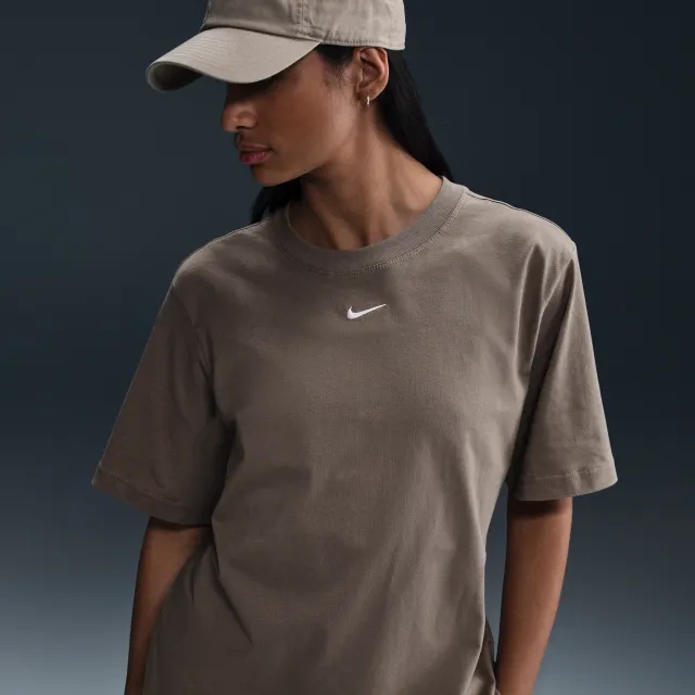 Nike Womens Boyfriend Swoosh T-Shirt - Brown - Size XL - Brown