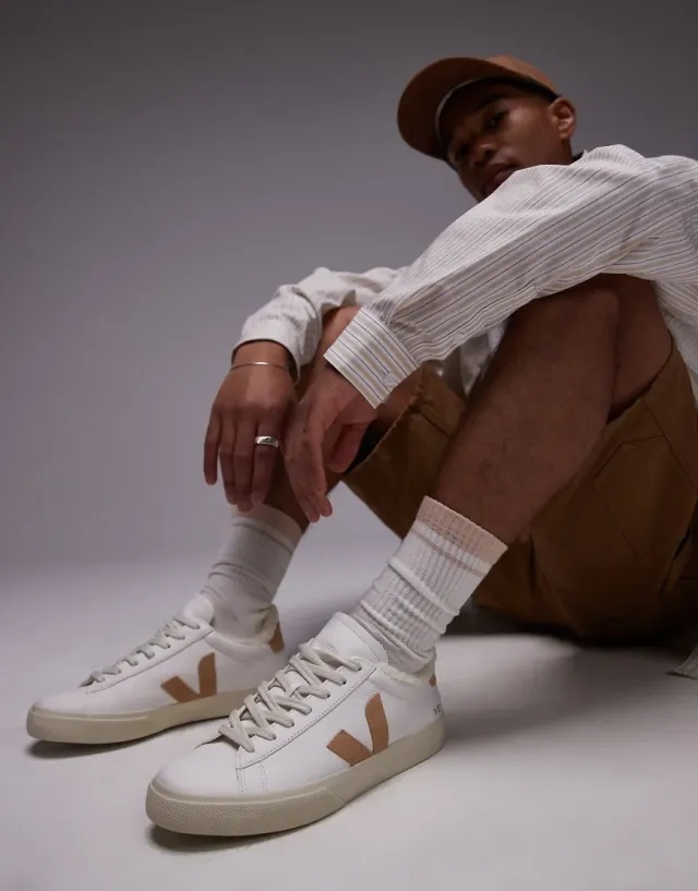 Veja Campo Fur Lined Trainer In White