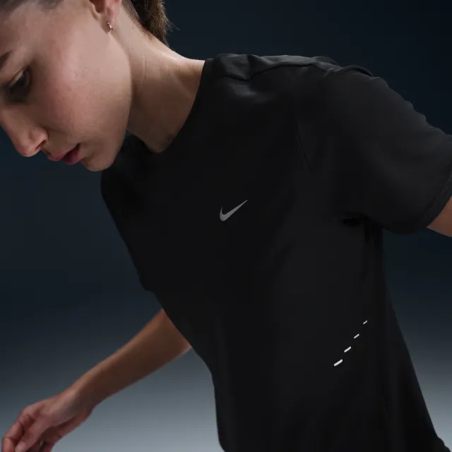 Women's Nike Swift T-Shirt in Black/Silver