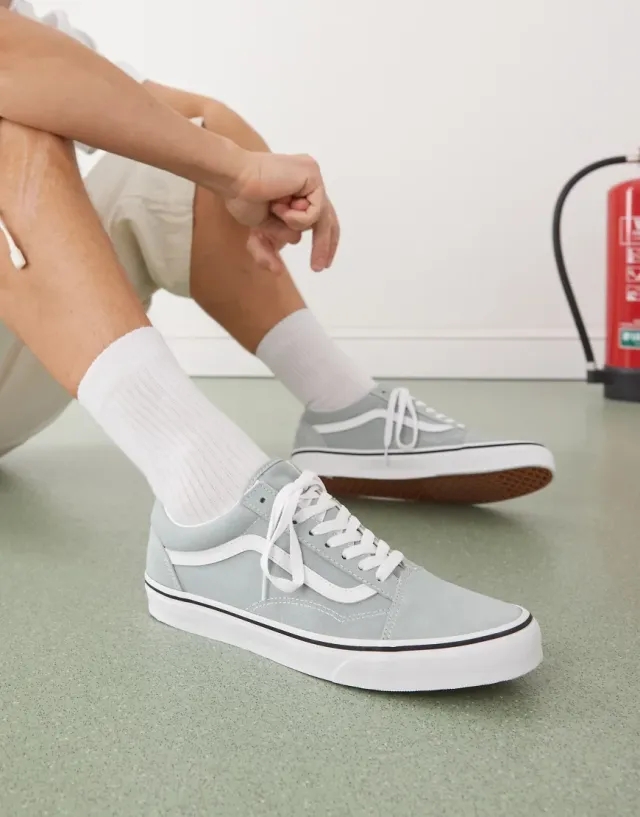Vans  Old Skool  women's Shoes (Trainers) in Green